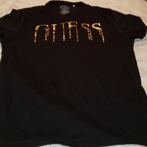 GUESS mens tshirt